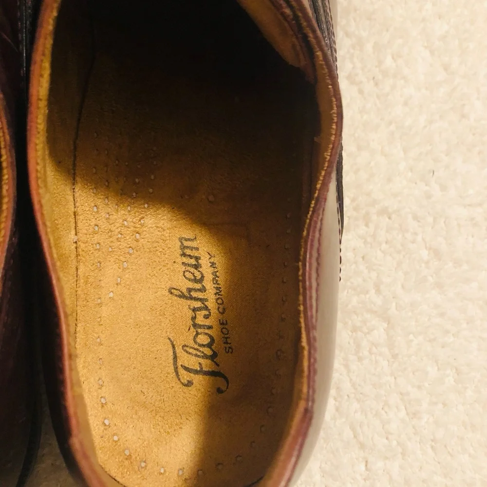 Florsheim Brown Oxford Dress Shoes Sleek Leather Design
